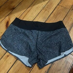 Athleta Run With It 3” Short - Like New